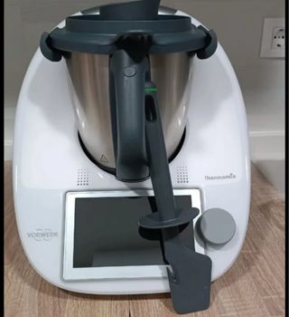 incluye vaso aparte  1 año y mediogarantia !