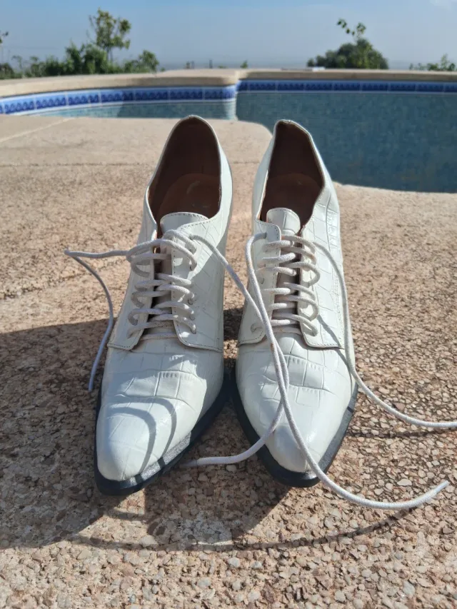 Zapatos de tacón blancos mujer