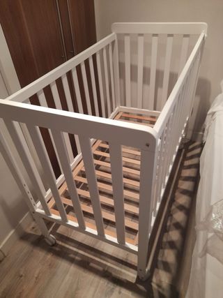 Cuna bebé blanca con colchón regalo valorado en50€