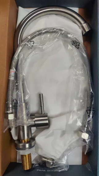 Rubinetto cucina in acciaio