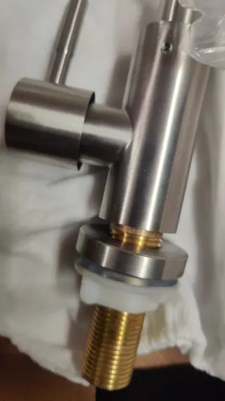 Rubinetto cucina in acciaio