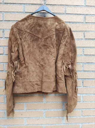 Chaqueta Zara efecto ante con flecos Talla M
