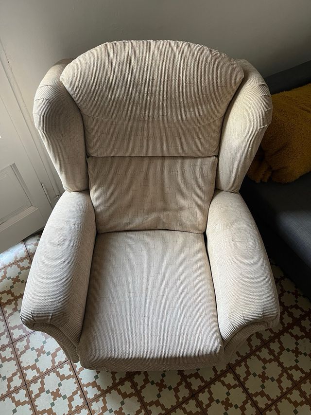 Butaca beige tela lavable —recoger antes del 28/11