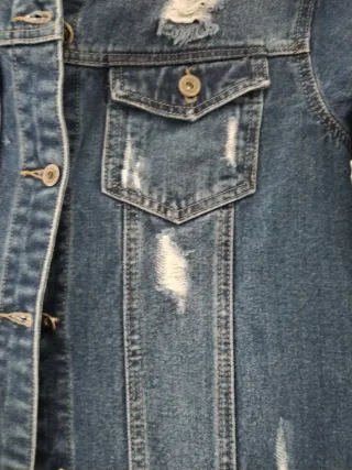 Cazadora vaquera larga desgastada