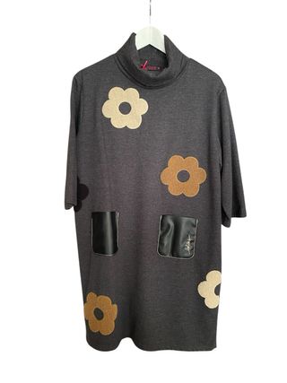 Abito felpa collo ciambella con fiori