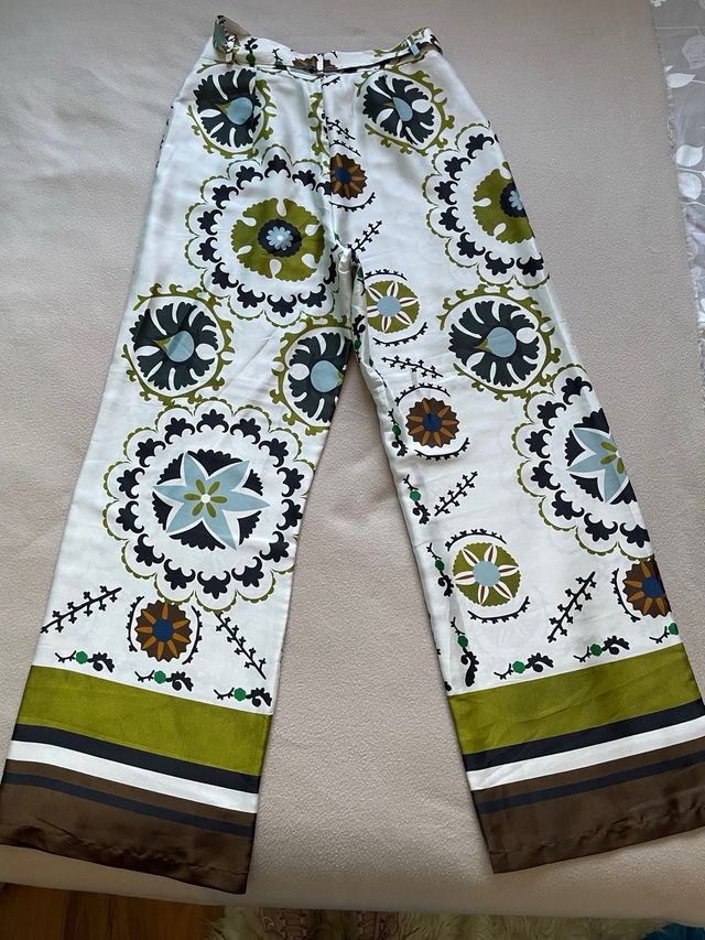 Pantalones anchos estampados