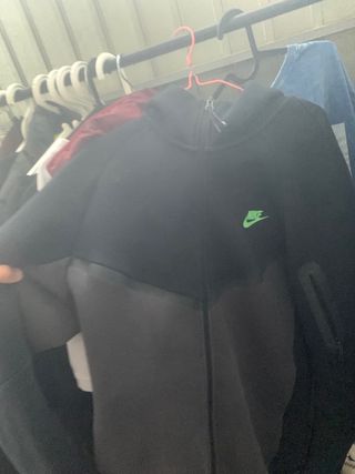 Sudadera Nike Tech Fleece Negra y Verde