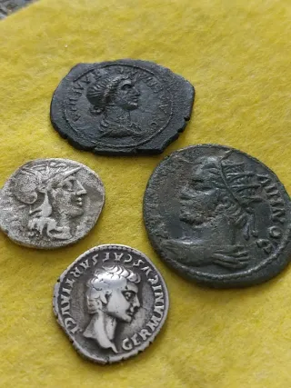 Lote 4 Monedas Romanas Réplica Plata y Bronce