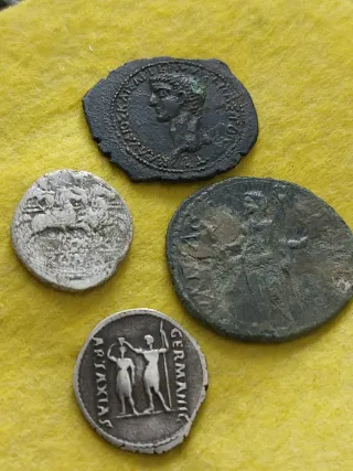 Lote 4 Monedas Romanas Réplica Plata y Bronce