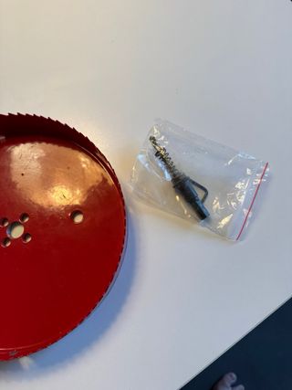 Sierra corona para caladora roja