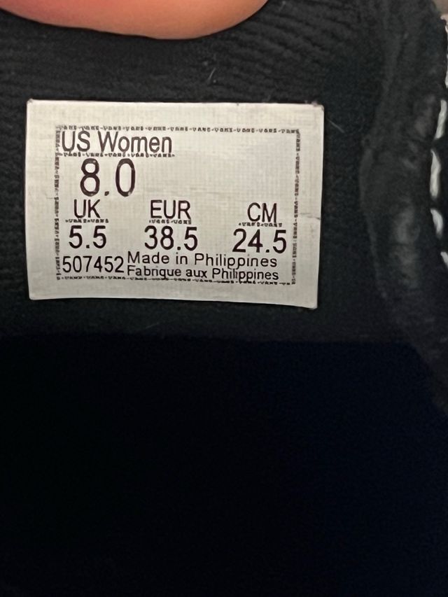 Zapatillas Vans Negras y Blancas