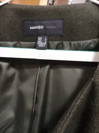 Abrigo Mango verde oliva tres cuartos