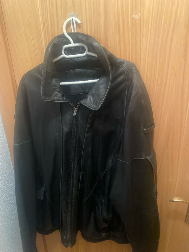 Chaqueta de cuero negra
