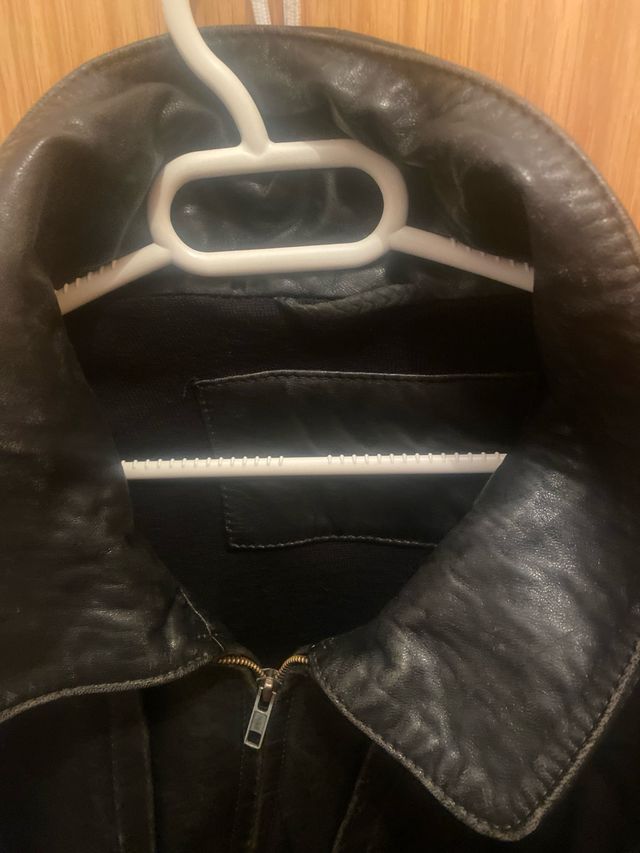 Chaqueta de cuero negra