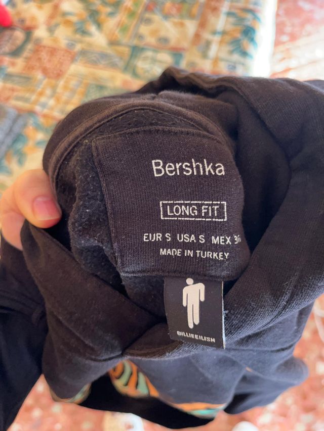 Sudadera Billie Eilish Bershka Negra
