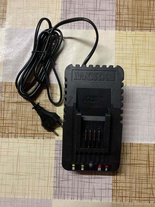 Motosierra a batería WORX WG324E.1