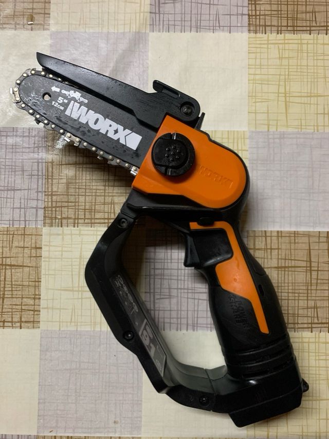 Motosierra a batería WORX WG324E.1