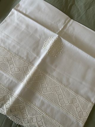 Juego Cama grande 4 Almohadas