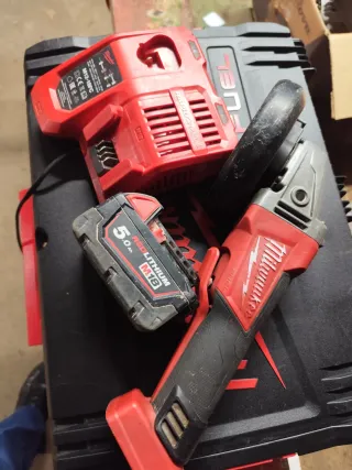 Amoladora Milwaukee M18 Radial