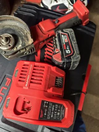 Amoladora Milwaukee M18 Radial