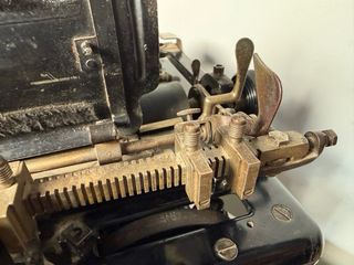 Máquina de escribir antigua Remington