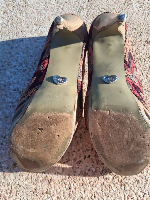 Zapatos de tacón multicolor talla 40