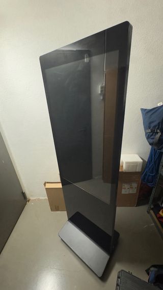 Tótem Pantalla LED Interior 43”-75”