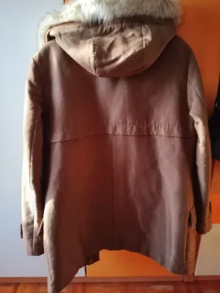 Parka Mango Marrón con Capucha y Pelo