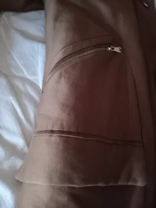 Parka Mango Marrón con Capucha y Pelo