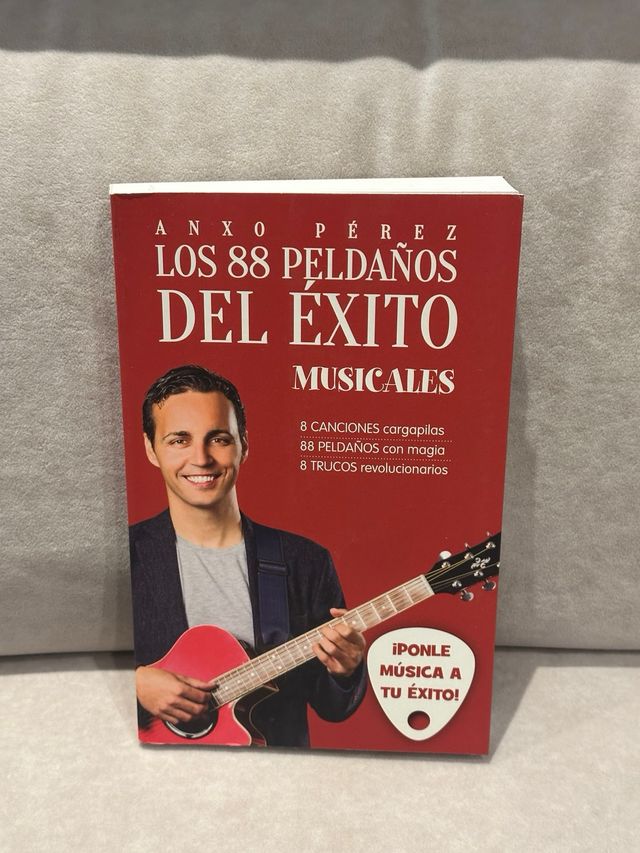 Pack de 4 libros de Anxo Perez firmados y dedicado