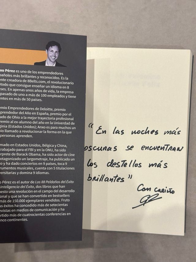 Pack de 4 libros de Anxo Perez firmados y dedicado