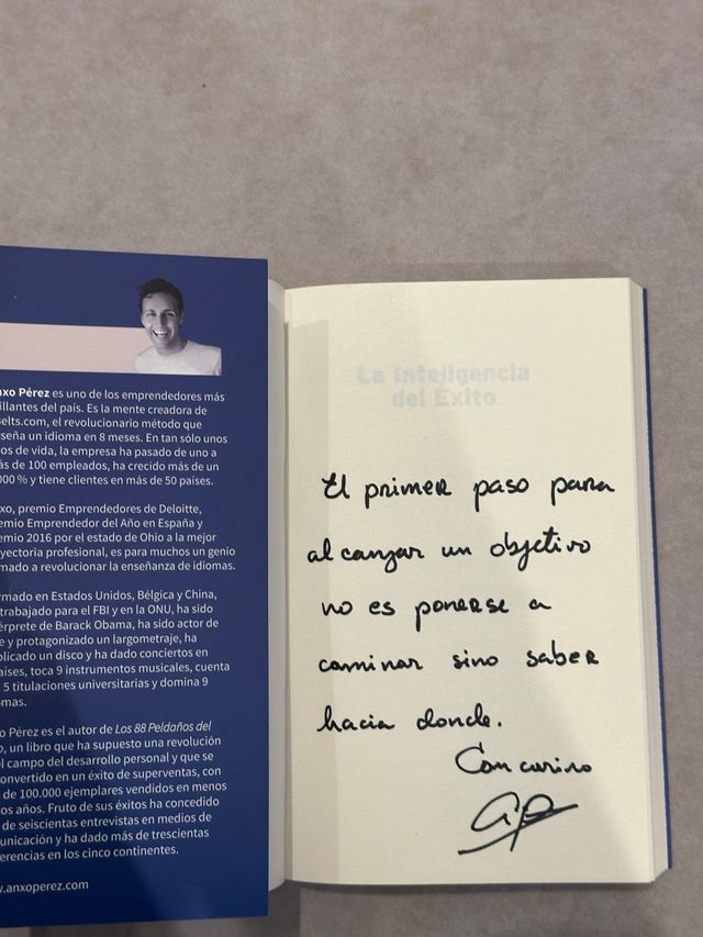 Pack de 4 libros de Anxo Perez firmados y dedicado