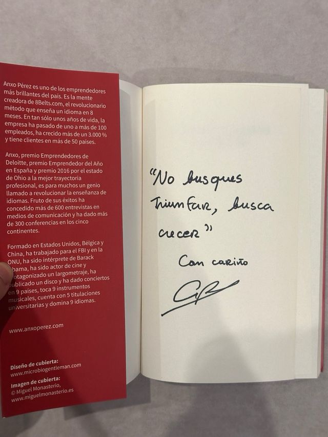 Pack de 4 libros de Anxo Perez firmados y dedicado