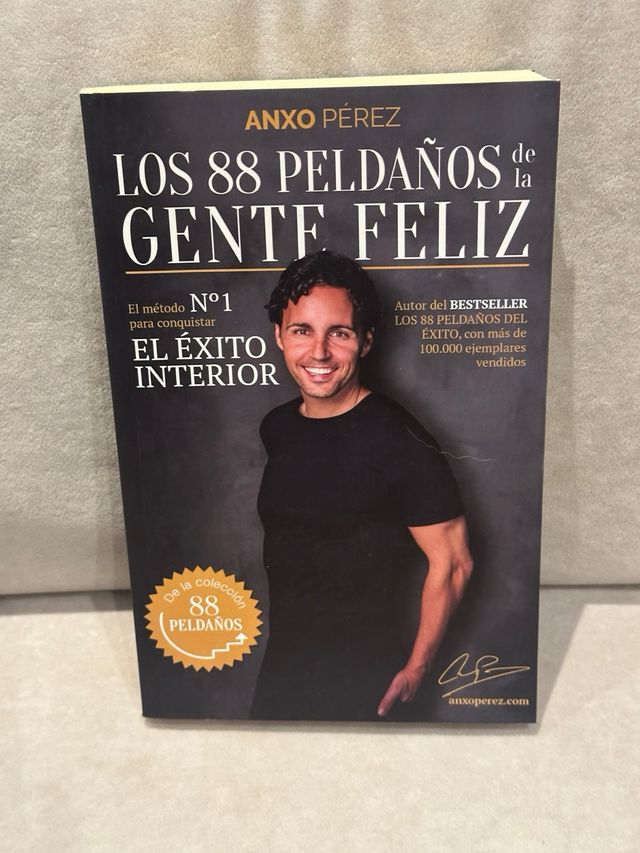 Pack de 4 libros de Anxo Perez firmados y dedicado