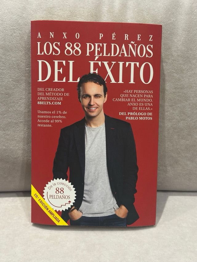 Pack de 4 libros de Anxo Perez firmados y dedicado