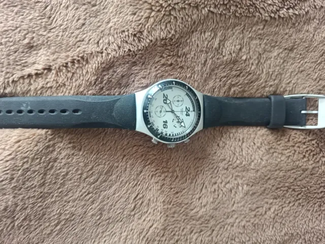 Reloj Swatch Negro/Plata Colección