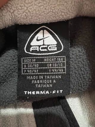Chaleco polar Nike ACG Therma FIT gris