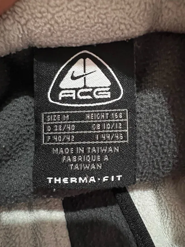 Chaleco polar Nike ACG Therma FIT gris