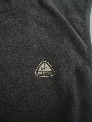 Chaleco polar Nike ACG Therma FIT gris