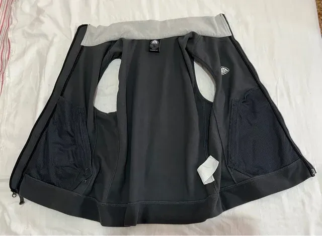 Chaleco polar Nike ACG Therma FIT gris