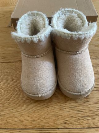 Stivaletti bambina beige con pelliccia