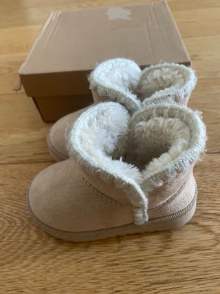 Stivaletti bambina beige con pelliccia