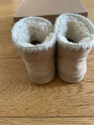 Stivaletti bambina beige con pelliccia