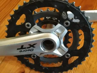 Bielas Shimano Deore XT.