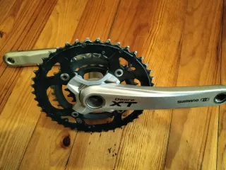 Bielas Shimano Deore XT.