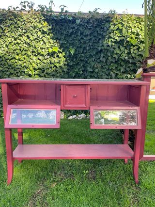 Aparador y espejo recibidor burdeos