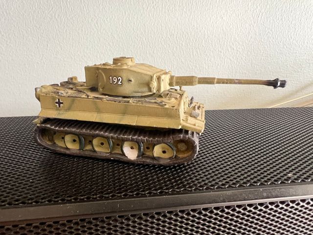Carrarmato Tiger I tedesco 1:48