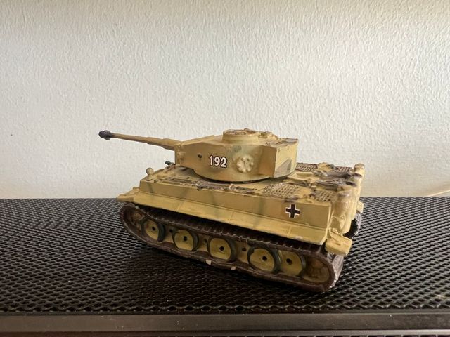 Carrarmato Tiger I tedesco 1:48
