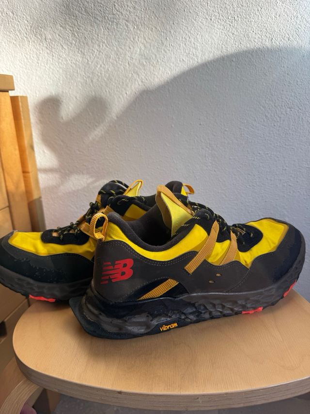 Zapatillas New Balance Trail Running Negras/Amaril