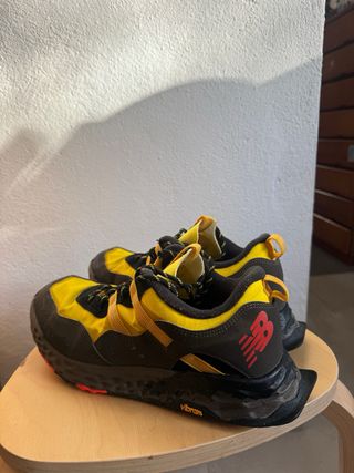 Zapatillas New Balance Trail Running Negras/Amaril